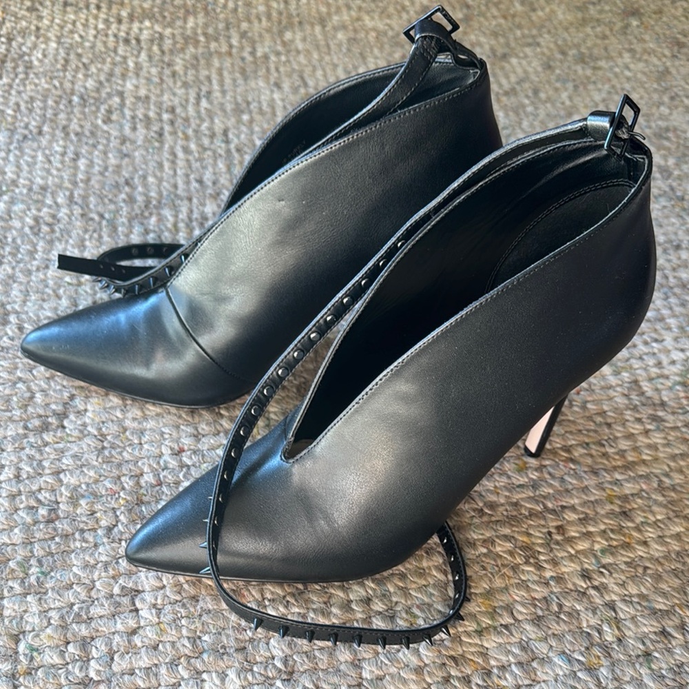 Jessica Simpson Black Studded Women's Shoes - Picture 1 of 10